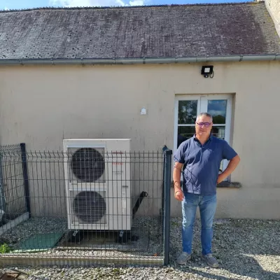 pompe-a-chaleur-excellia-14-tri-exterieure-picauvi__