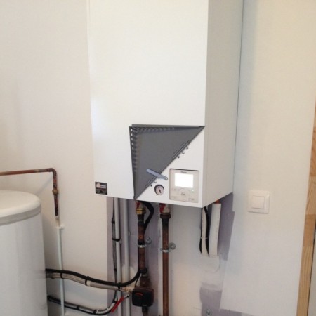 pompe-a-chaleur-murale-air-eau-__